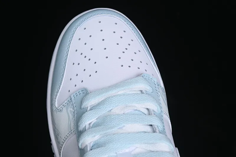 All Categories Nk SB Dunk Series Nk SB Dunk Low Low-top sneakers Nk Dunk low Year of the Dragon Limited Royal Dragon Blue and White White and Blue New Chinese style Low-top casual sneakers DV0833-104